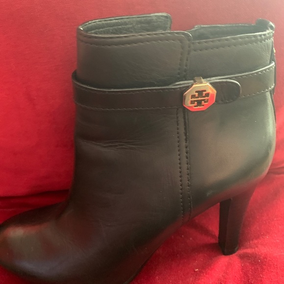 SALE!!!Tory Burch Bristol black leather booties! - Picture 4 of 8